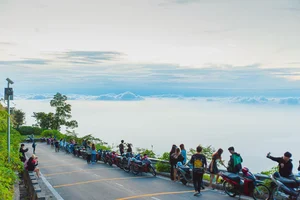 The Ultimate Cloud Hunting Spot Just 1 Hour from Hanoi - image 2