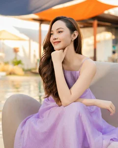 Minh Hang’s Radiant Post-Motherhood Glow: A Blend of Elegance, Family, and Luxury - image 10