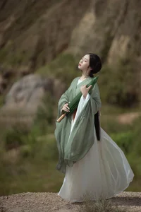 Aesthetic Highlights: Yituyu's Iconic Mobei Katycat Photo Session - image 4