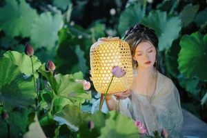 Radiant Beauty: YiTuYu Art Language Vol.4861 Featuring Model Yue Li - image 1