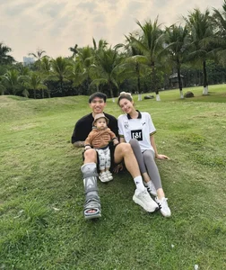 Football Star Doan Van Hau Shares Heartwarming Moments with Family - image 4