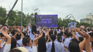 Thanh Hoa Province Celebrates as Lê Xuân Mạnh Wins Road to Mount Olympia 2023 - image 2