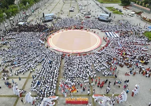 Thanh Hoa Province Celebrates as Lê Xuân Mạnh Wins Road to Mount Olympia 2023 - image 3