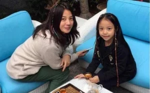 Zhao Wei’s Daughter Huynh Tan Stuns at 13 with Surprising Maturity and Beauty - image 16