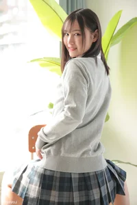 Maki Chiba's Ethereal Charm: A Visual Journey Through LOVEPOP Photoset 04 - image 5