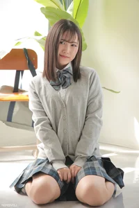 Maki Chiba's Ethereal Charm: A Visual Journey Through LOVEPOP Photoset 04 - image 27