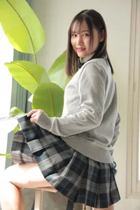 Maki Chiba's Ethereal Charm: A Visual Journey Through LOVEPOP Photoset 04 - image 7