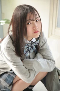 Maki Chiba's Ethereal Charm: A Visual Journey Through LOVEPOP Photoset 04 - image 16