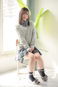Maki Chiba's Ethereal Charm: A Visual Journey Through LOVEPOP Photoset 04 - image 35