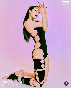 Navigating Stage Fashion: The Fine Line Between Bold Outfits and Accidental Wardrobe Malfunctions - image 1