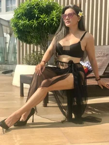 Actress Kieu Trinh Confidently Flaunts Her Curves in Bikini at Age 50 - image 8
