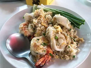 BLACKPINK’s Lisa Causes a Sensation at a Michelin-Starred Restaurant in Bangkok - image 7