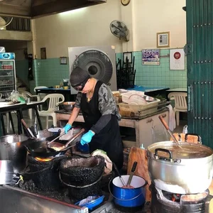 BLACKPINK’s Lisa Causes a Sensation at a Michelin-Starred Restaurant in Bangkok - image 11
