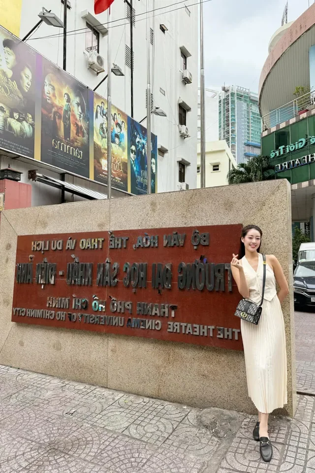 Vietnamese Celebrity Updates: Diem My 9X Pregnancy Journey and Phuong Oanh Fitness Transformation
