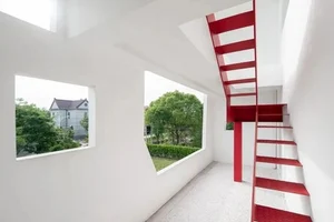 Spectacular 1,000sqm Villa with 77 Windows Designed for Parents - image 5