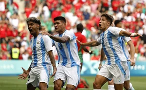 Chaos at Paris Olympics: Argentina’s Dramatic 90+16 Minute Equalizer Sparks Pitch Invasion - image 1