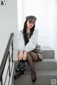 IESS Miao Jie: Playful Plaid Suit Fashion Portrait Gallery - image 18