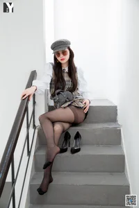 IESS Miao Jie: Playful Plaid Suit Fashion Portrait Gallery - image 42
