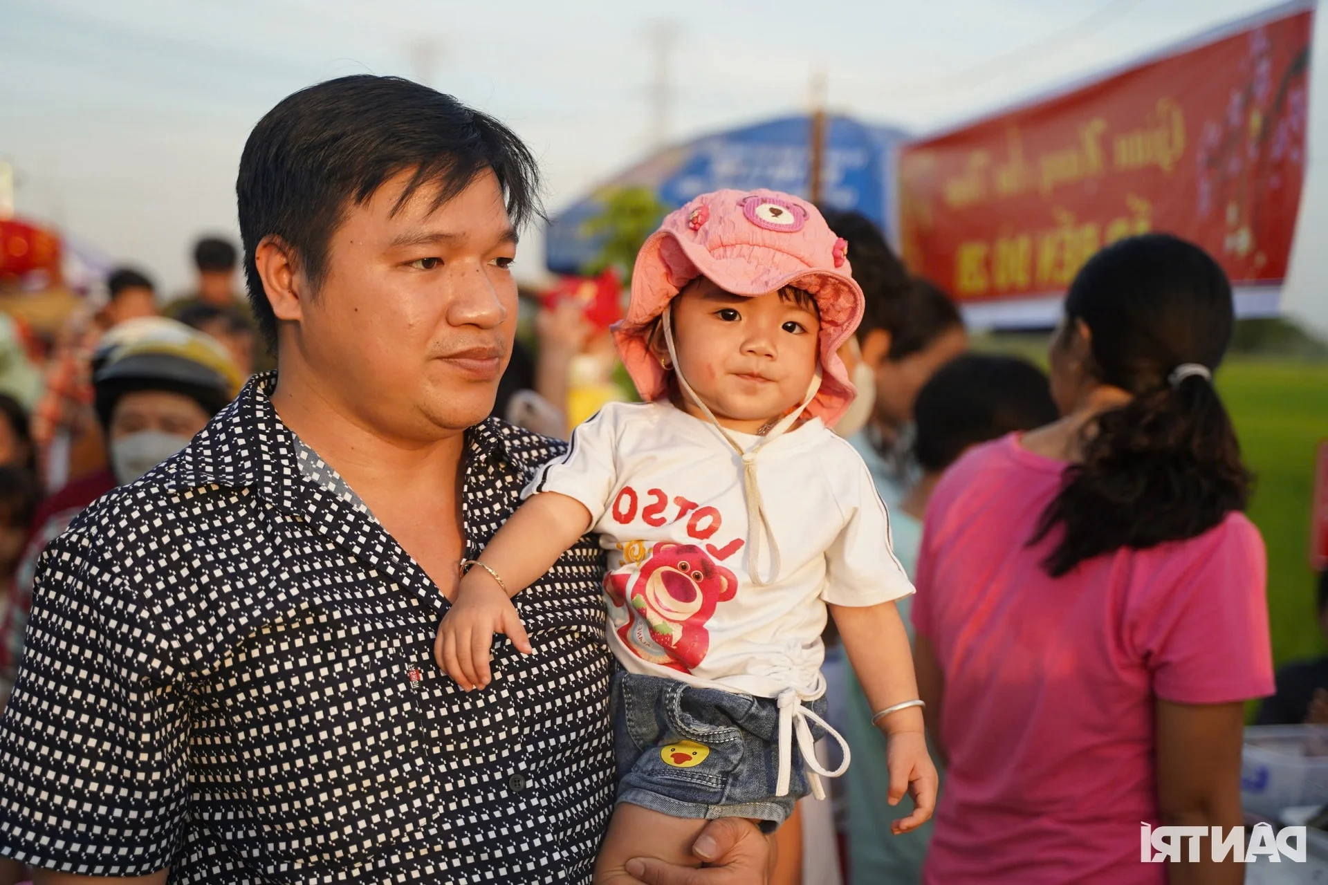 Unique Fieldside Food Market in Ho Chi Minh City Attracts Thousands