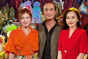 Hanoi Artists Gather for the Traditional Theater Ancestor Worship Ceremony - image 7