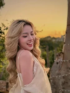 Viral Influencer Tran Thanh Tam Shares Heartwarming Pregnancy Surprise for Her Husband - image 2