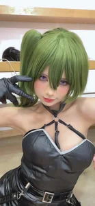 Captivating Ubel Cosplay by PoppaChan: An Edgy Artistic Vision - image 2