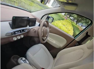 The 5th Generation Wuling Hongguang Mini EV Debuts with Modern Style - image 3