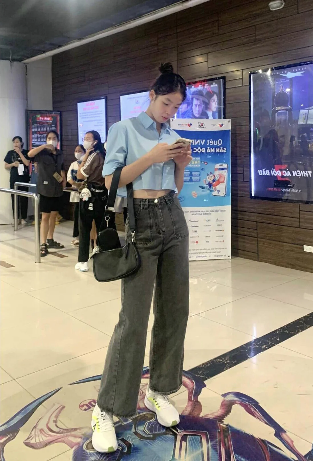 Rising 16-Year-Old Volleyball Star Pham Quynh Huong Goes Viral