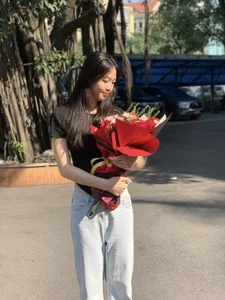 Rising 16-Year-Old Volleyball Star Pham Quynh Huong Goes Viral - image 4