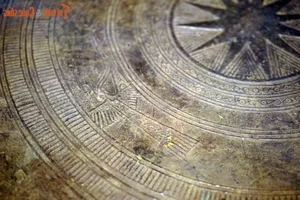Ancient Artistry: Exploring the Fascinating Bird Imagery on Dong Son Cultural Artifacts - image 3