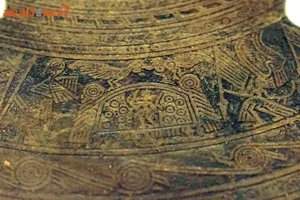 Ancient Artistry: Exploring the Fascinating Bird Imagery on Dong Son Cultural Artifacts - image 8