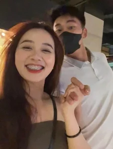 Nhâm Mạnh Dũng Sweet Gestures and Romantic Moments with His Hot Girl Girlfriend - image 5