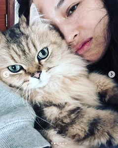 Timeless Beauty Shu Qi Embraces Natural Aging and Bare Face Flaws - image 2