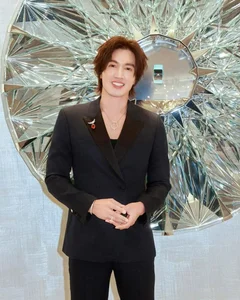 Jerry Yan Stuns at 47: The 'Meteor Garden' Star Proves Age is Just a Number in Hangzhou - image 5