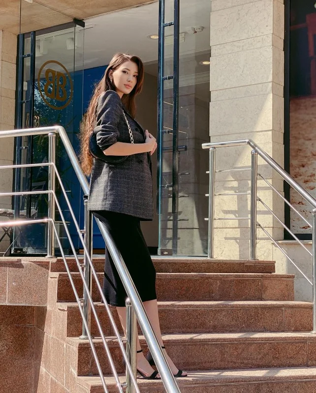The Million-Dollar Lifestyle of a Global Volleyball Goddess