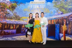 Heartwarming Moment: Ly Hai’s 99-Year-Old Mother Attends Movie Premiere - image 10