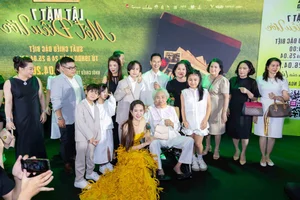Heartwarming Moment: Ly Hai’s 99-Year-Old Mother Attends Movie Premiere - image 13