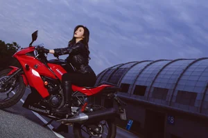 Sweet and Spicy Motorcycle Photoshoot: Fan Miaomiao and Jiner - image 0
