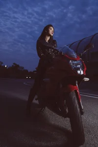 Sweet and Spicy Motorcycle Photoshoot: Fan Miaomiao and Jiner - image 5
