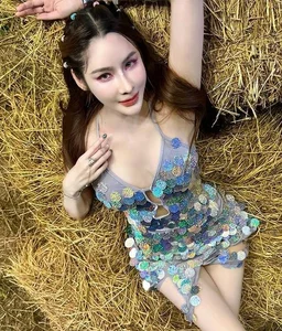 Rustic Glamour: How a Countryside Haystack Photoshoot Became a Viral Fashion Trend - image 9
