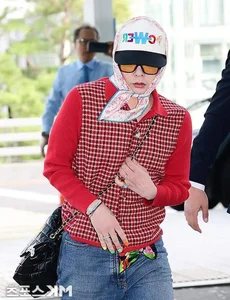 G-Dragon’s Bold Fashion Statement and Jaehyun’s New Look: K-Pop Style Update - image 6