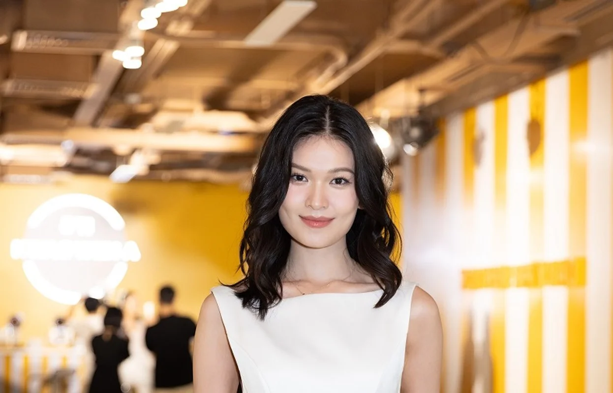 Bui Quynh Hoa and Kim Duyen Showcase High-Fashion Elegance at Exclusive Star-Studded Event