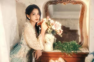 Q Pao Xiao Xuan Vol.8274 Portrait: Elegant, Dreamy Beauty in YiTuYu's Soft Light - image 3