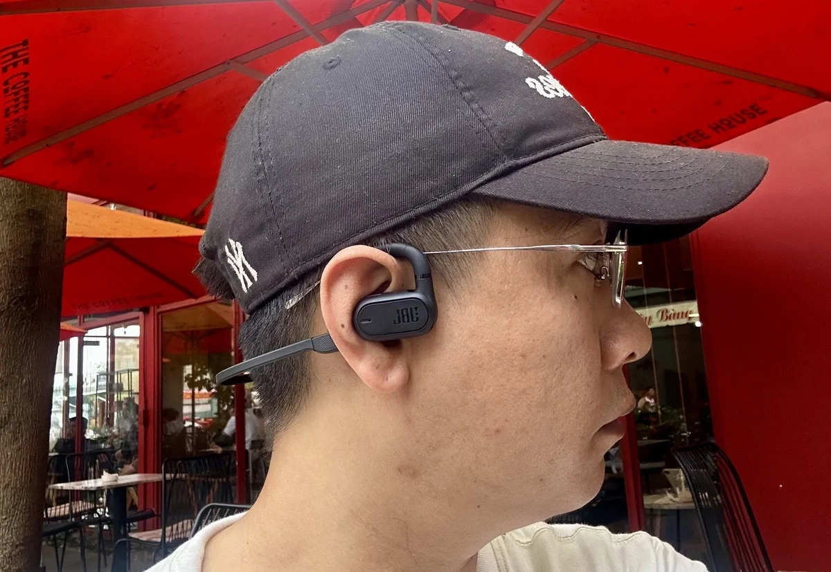 Đánh giá JBL Soundgear Sense: Tai nghe True Wireless thiết kế mở độc đáo
