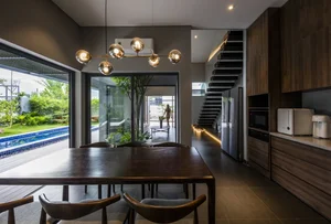 Urban Oasis: A Green Townhouse That Feels Like a Resort - image 5