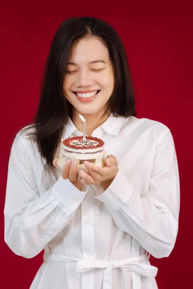 Doan Van Hau Korean Wedding Photos and Swimmer Anh Vien Sweet 27th Birthday