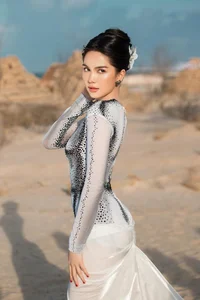 Catriona Gray Wears Ngoc Trinh Designer Outfit in Ultimate Fashion Clash - image 7