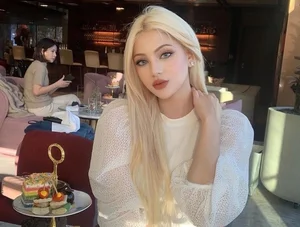 Two Breathtaking Asian Influencers Captivate Millions of Fans Online - image 4