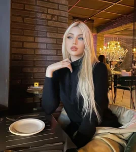 Two Breathtaking Asian Influencers Captivate Millions of Fans Online - image 1