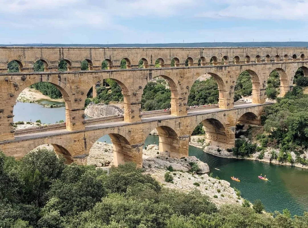 Ancient Roman Engineering: Marveling at the Spectacular Three-Tier Pont du Gard Aqueduct Bridge